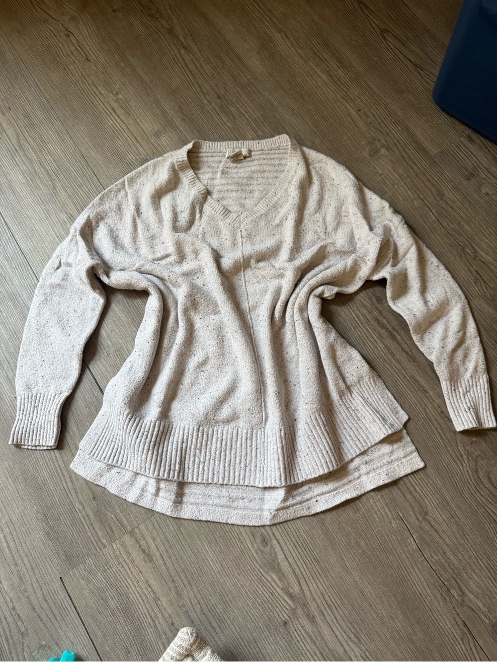 ruby moon Cream Layered Hem V-Neck Sweater